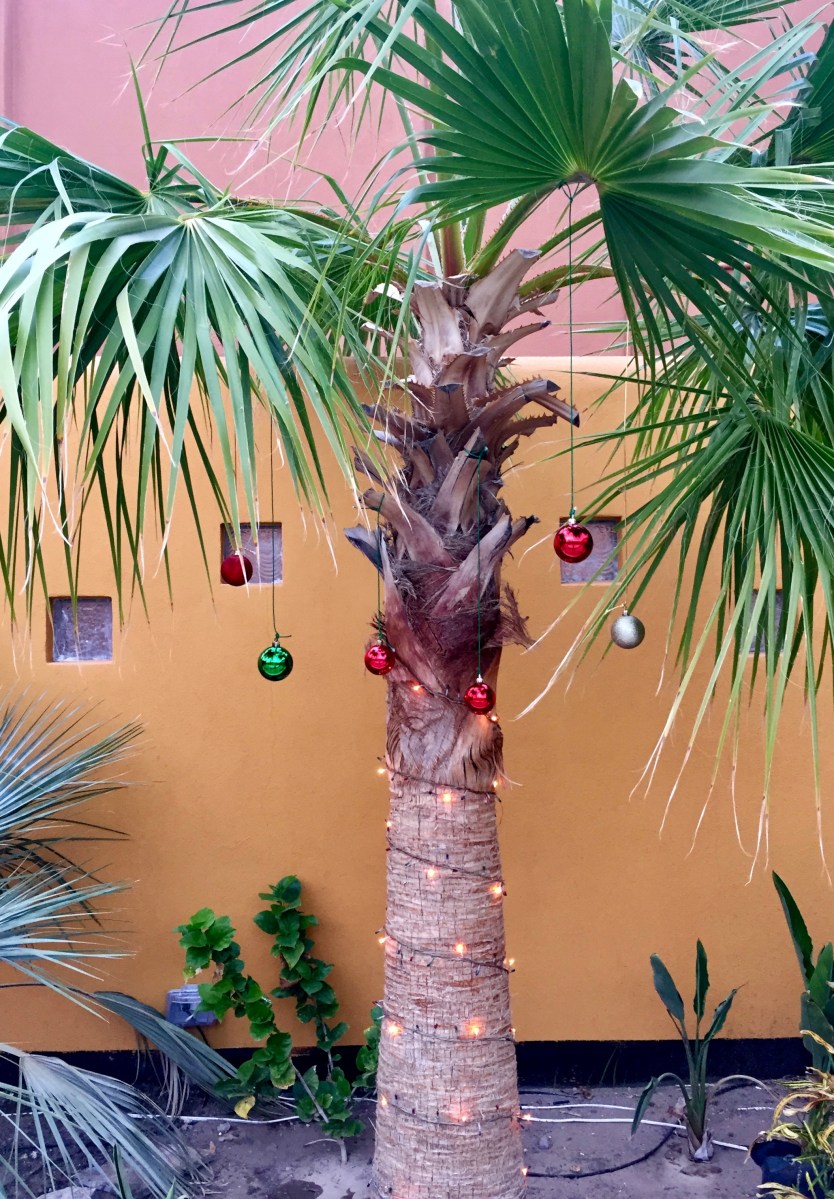 Lighted Palm with Baubles